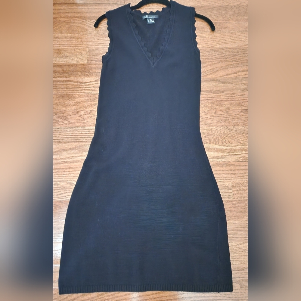 NNT, Vintage, Guess Collection, fitted dress, scalloped detail, small